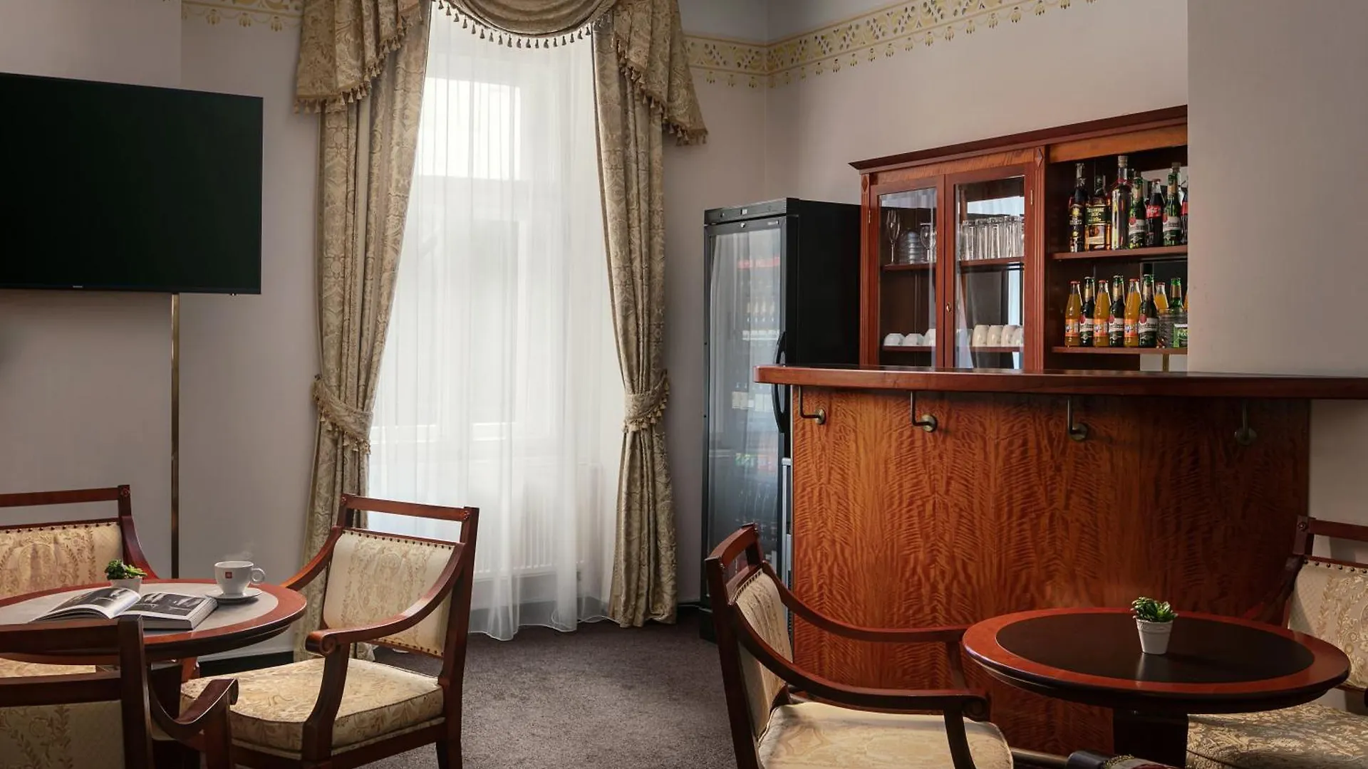 ****  Alqush Downtown Hotel Prague Czech Republic