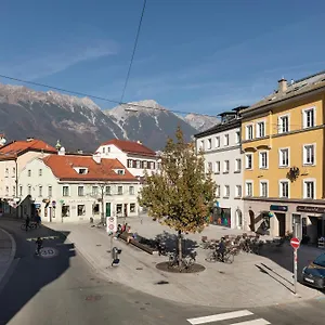 Appartamento Riesiges Zentrales Mit Parkplatz