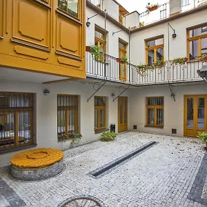 Rezidence Dlouha 17 Otel