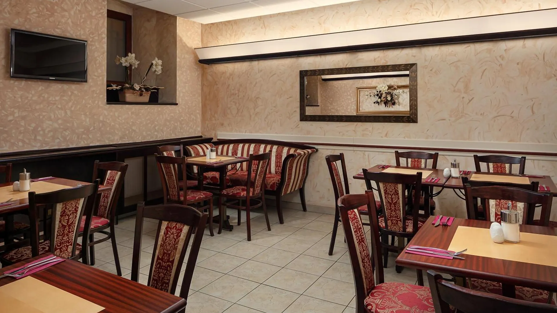 Alqush Downtown Hotel Prague 4*,  Czech Republic