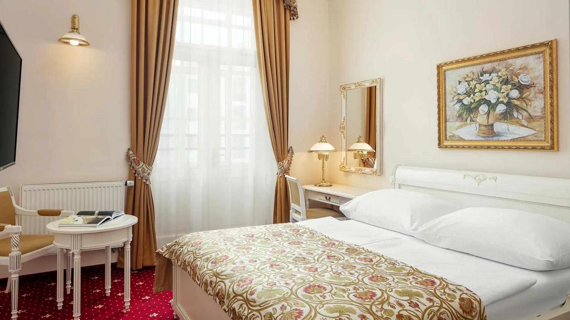 Alqush Downtown Hotel Prague