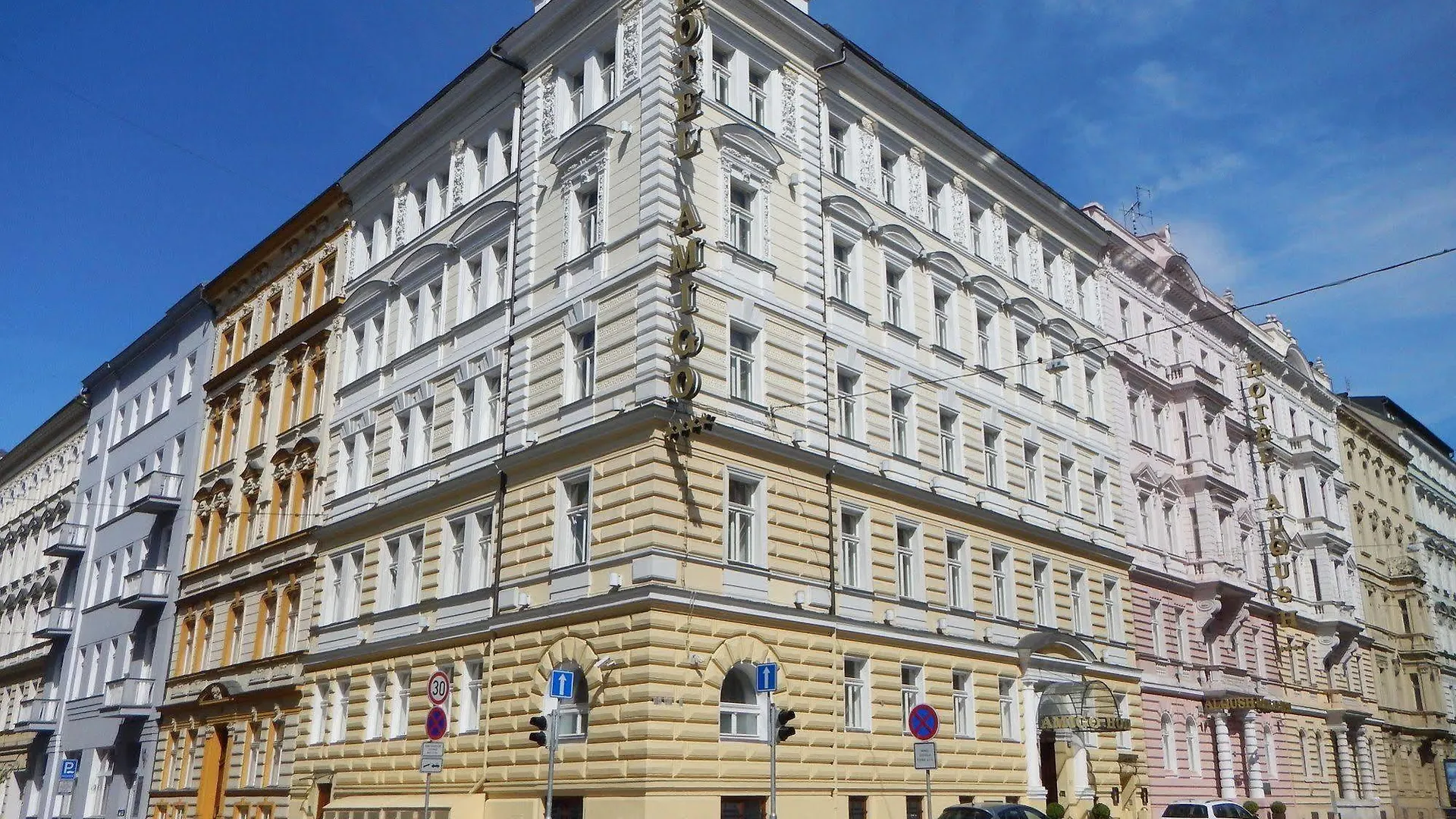 Alqush Downtown Hotel Prague