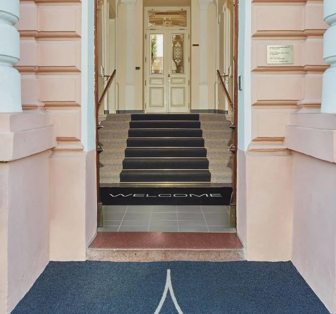 Alqush Downtown Hotel Prag 4*,